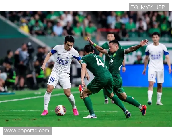 足球明星炫酷图集展现球场风采与个人魅力的完美结合